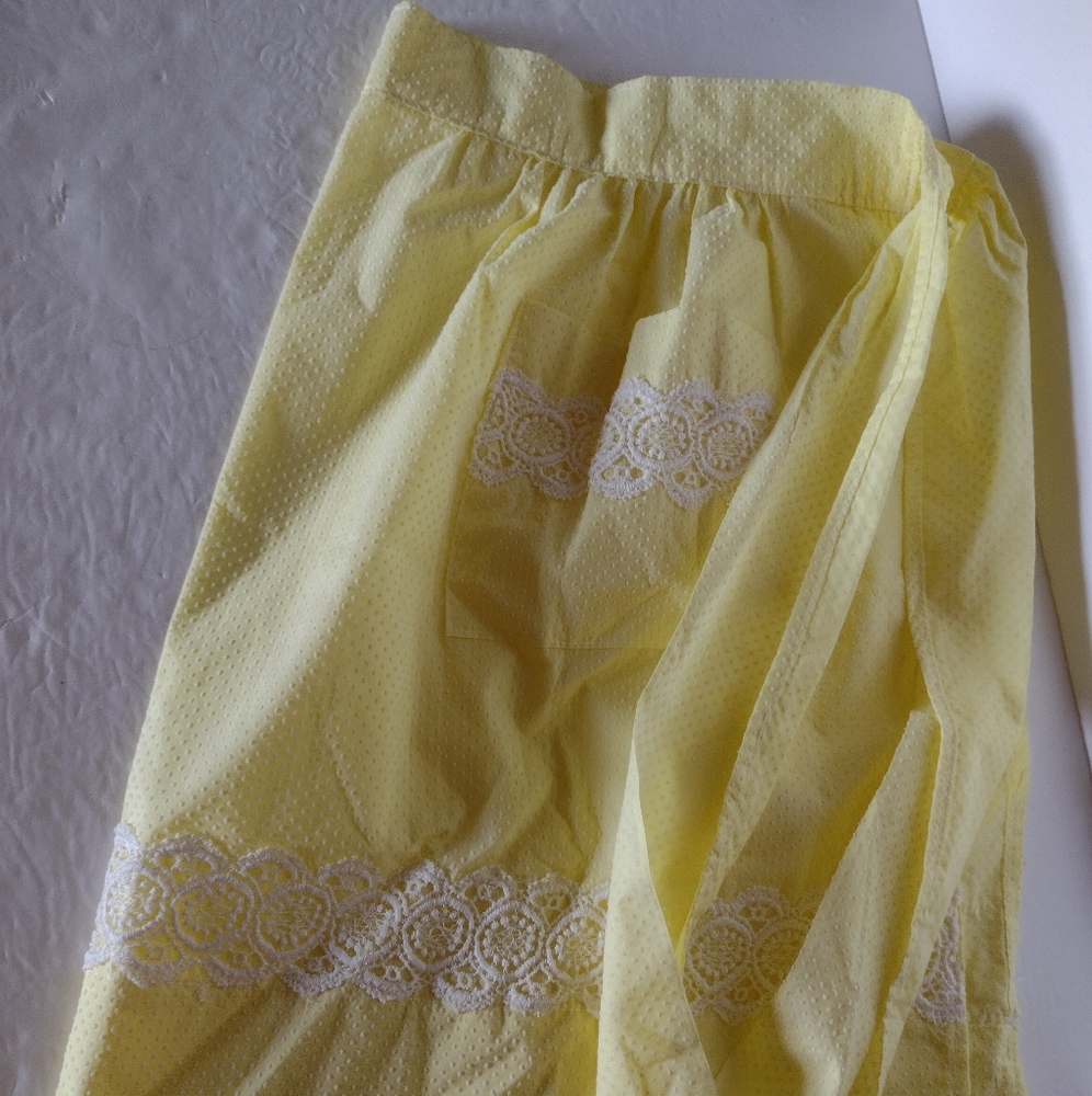 Apron Homemade Yellow With Pocket and Lace.
